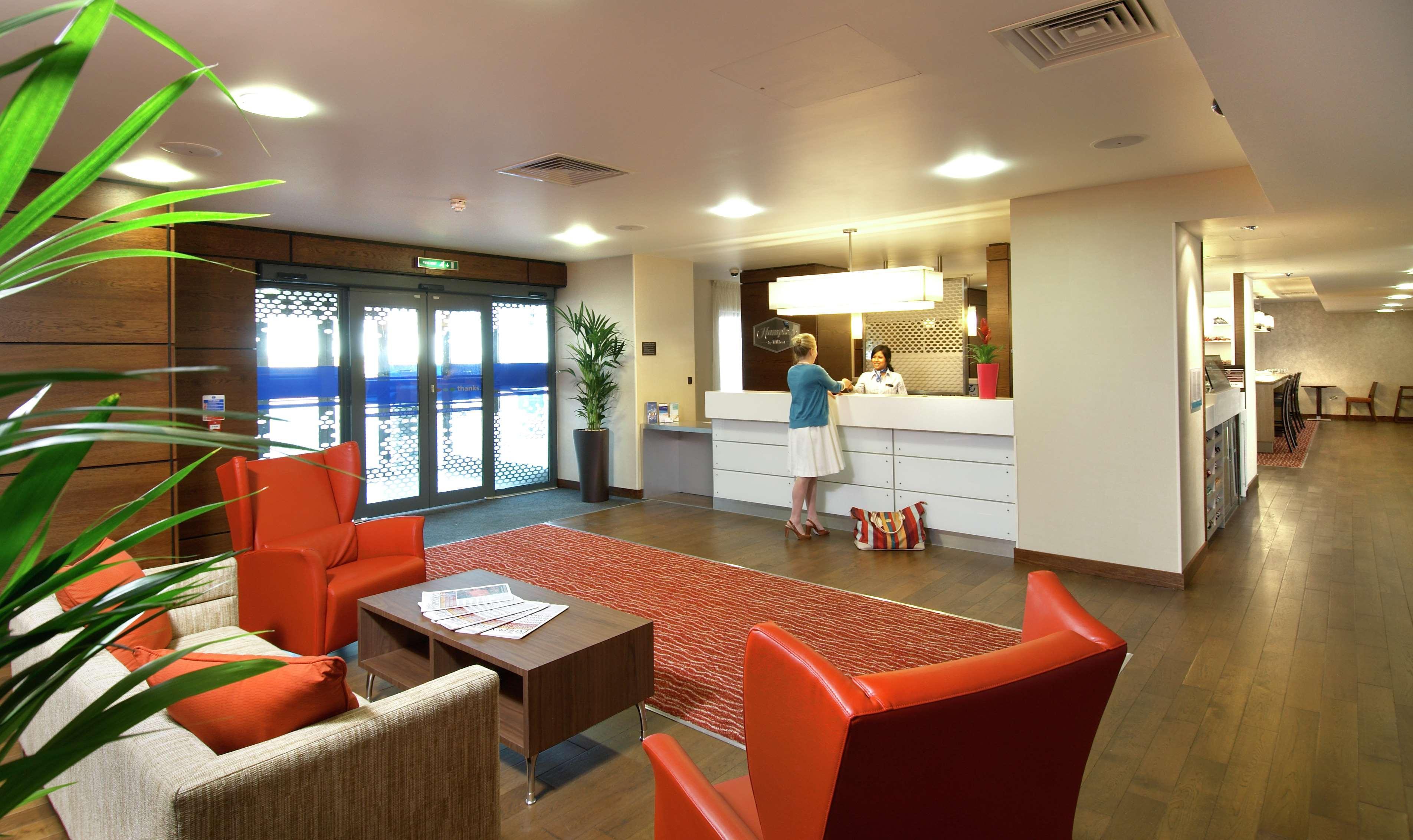 מלון Hampton By Hilton קורבי מראה פנימי תמונה
